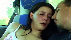 Sexy Babe Is Making  In The Car